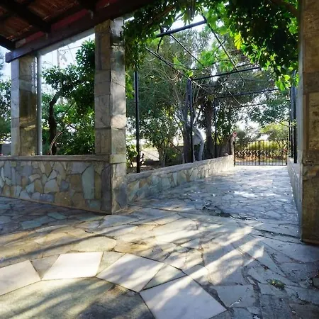 Villa 'manios' Near The Stavrós