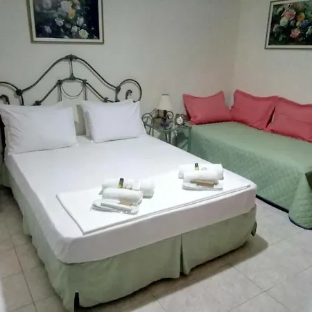 Villa 'manios' Near The
